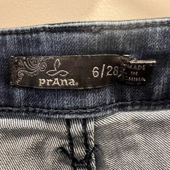 Prana Size 28 4.5 Inseam Denim Shorts - Picture 3 of 3